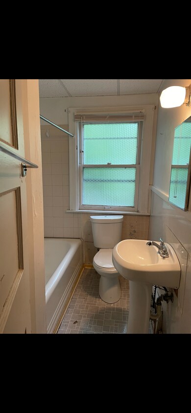 Foto del edificio - 114 Crescent Ave