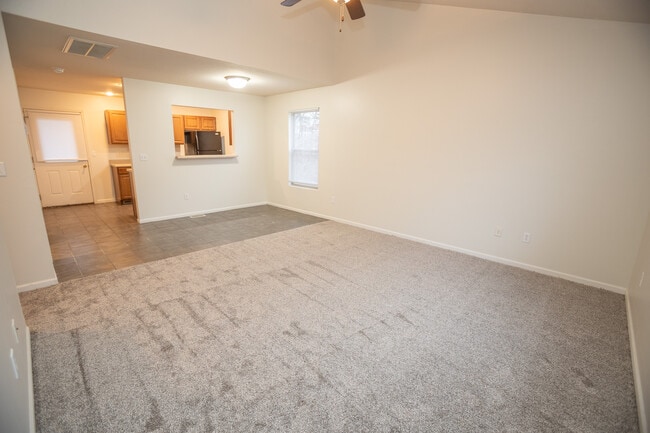 Building Photo - 951 Ashley Dr