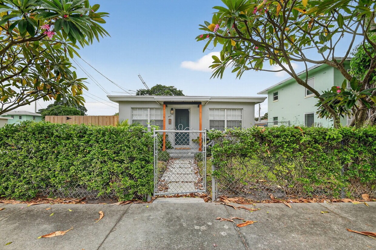 Foto principal - 549 21st St