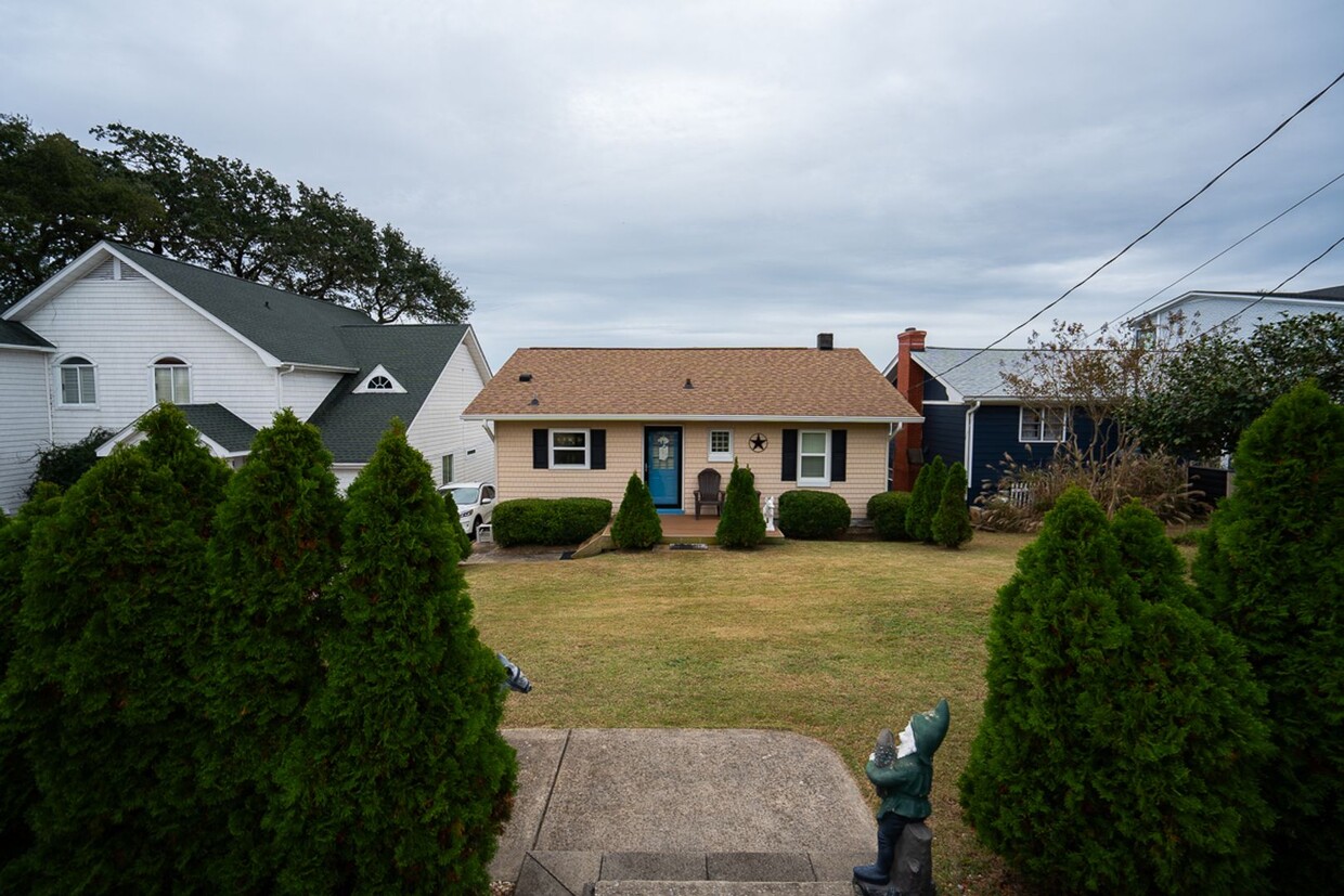 Primary Photo - 3Bed/2Bath Home In Hampstead