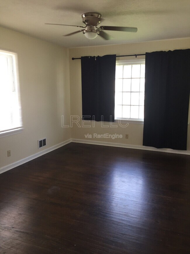 Foto del edificio - 1400 Sale Ave