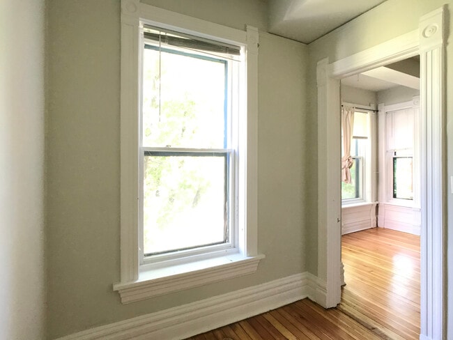Building Photo - 1434 N North Park Ave