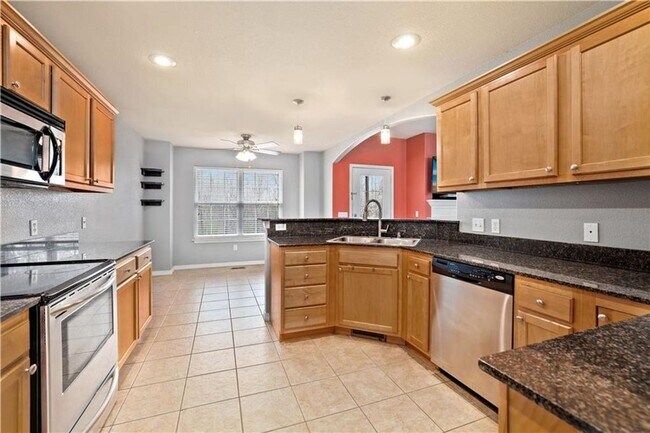 Building Photo - Remodeled Bella Vista Home!