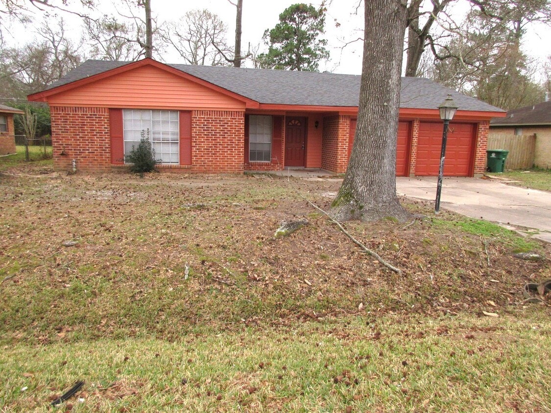 Primary Photo - 714 Cherry Valley Dr