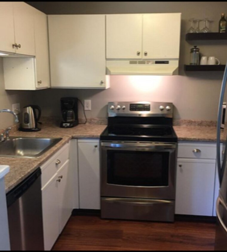 Primary Photo - One Freeport Place #13