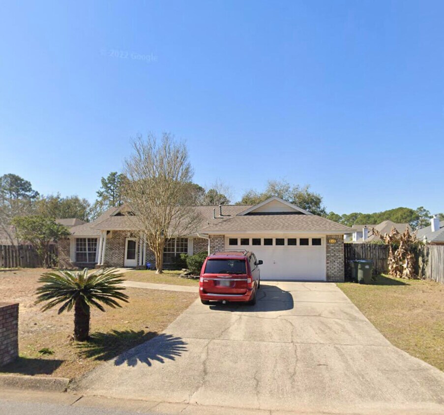 549 Long Lake Dr, Pensacola, FL 32506 House Rental in Pensacola, FL