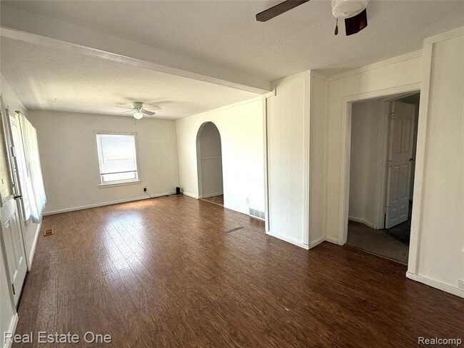 Building Photo - 5645 Fenton St