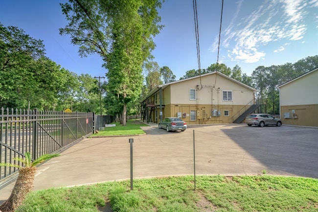 Building Photo - Mockingbird Garden Apartments