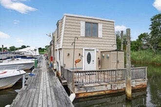 Building Photo - 149 C Riverside Dr