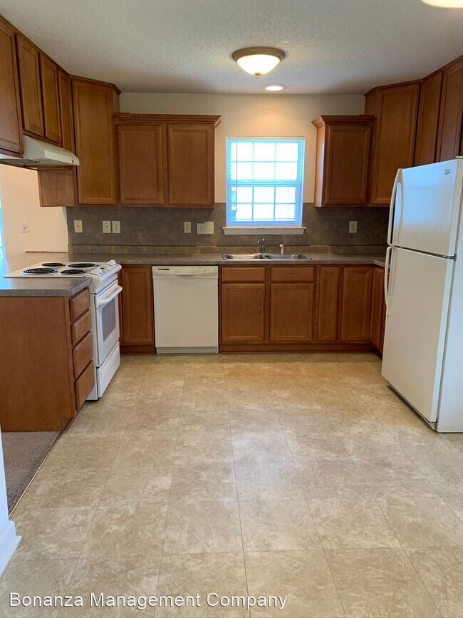 Building Photo - 2 br, 2.5 bath House - 126 Clusters Circle