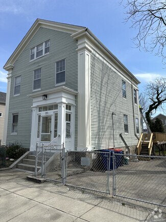 Building Photo - 470 Purchase St