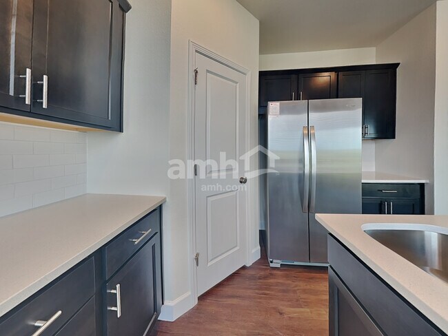 Foto del edificio - 14982 W 82nd Pl