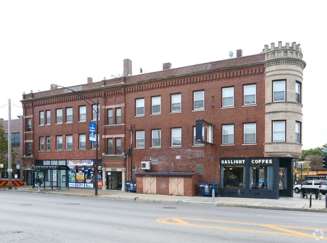 Exterior Photo - 2381-2385 N Milwaukee Ave