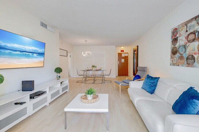 Building Photo - 3901 S Ocean Dr