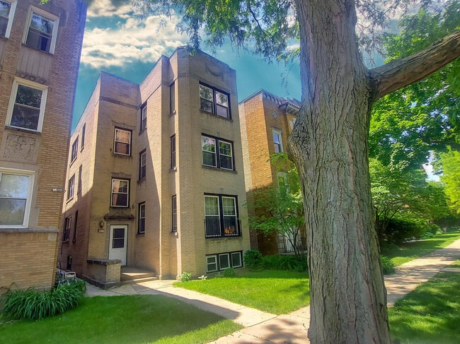 Building Photo - 4835 Lee St