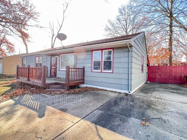 Building Photo - 204 N Kendall Dr