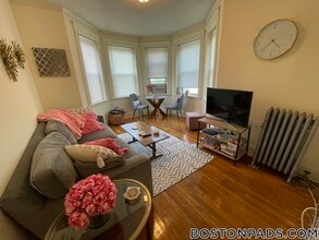 Building Photo - 191 Park Dr