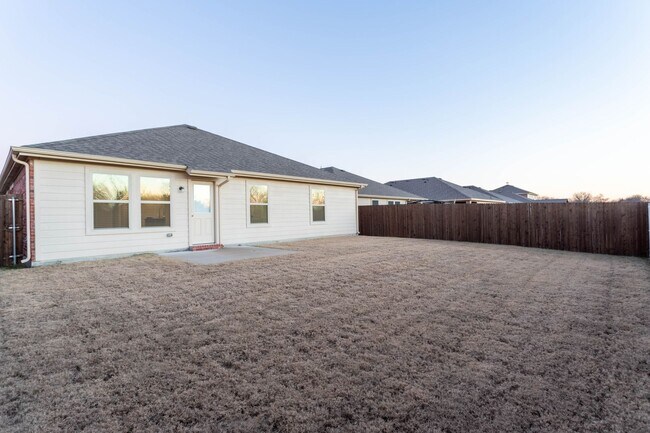 Foto del edificio - Located in the Trails at Riverstone community, this inviting 5-bedroom, 2-bathroom home offers a ...