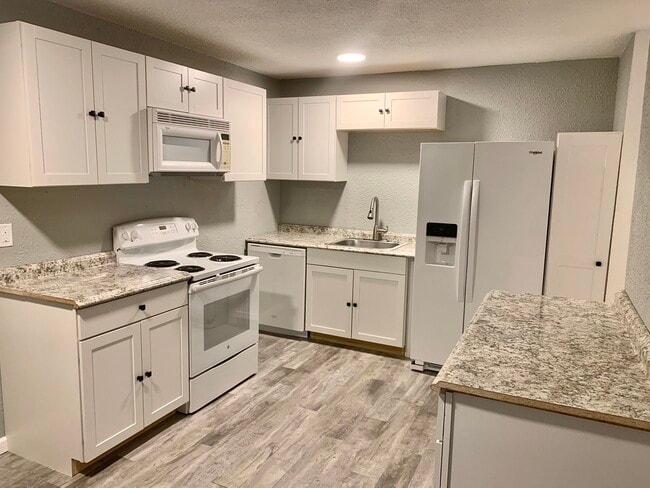 Building Photo - 12 Gage Rd