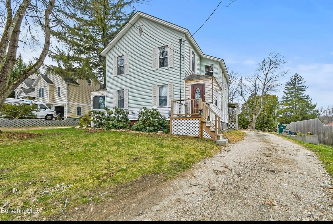 Primary Photo - 41 Lake St