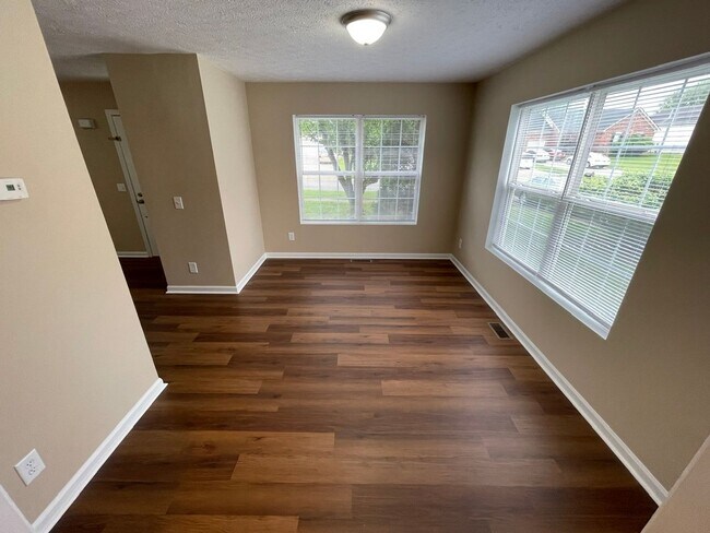 Foto del edificio - Home For Rent in Shelbyville KY
