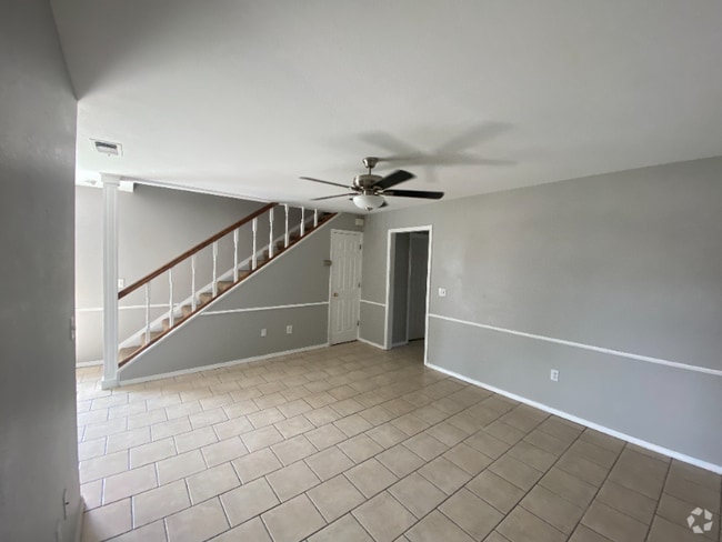 Building Photo - 2905 Mable Dr