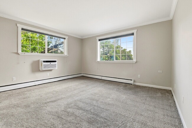 Building Photo - $1,320.95 with $300 off the first month's rent, 1 Beds - 1 Bath, Condo in Denver with Onsite Laun...