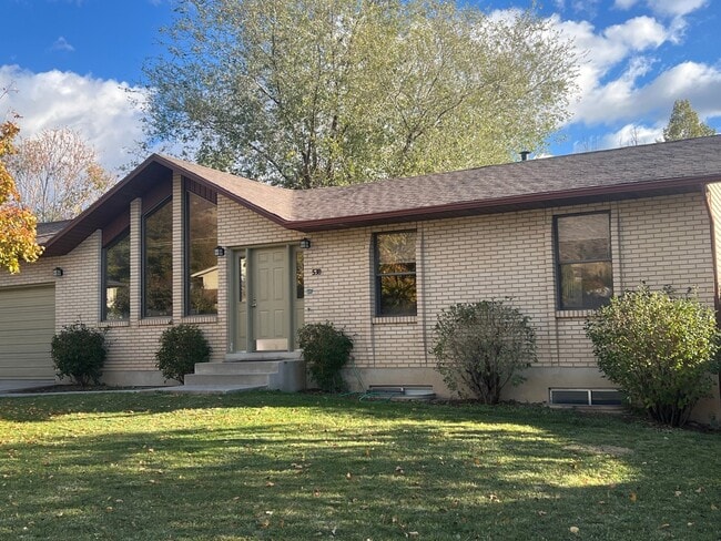 Building Photo - 538 E Heather Rd