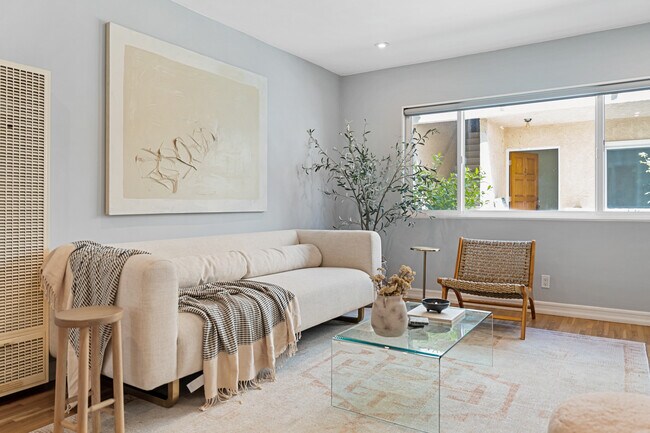 Building Photo - 2625 4th St