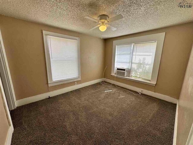 Building Photo - 1205 Austin St