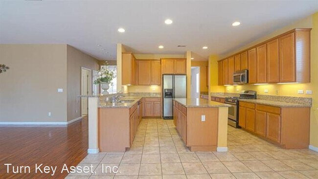 Building Photo - 5 br, 3 bath House - 266 Cherry Blossom Lane