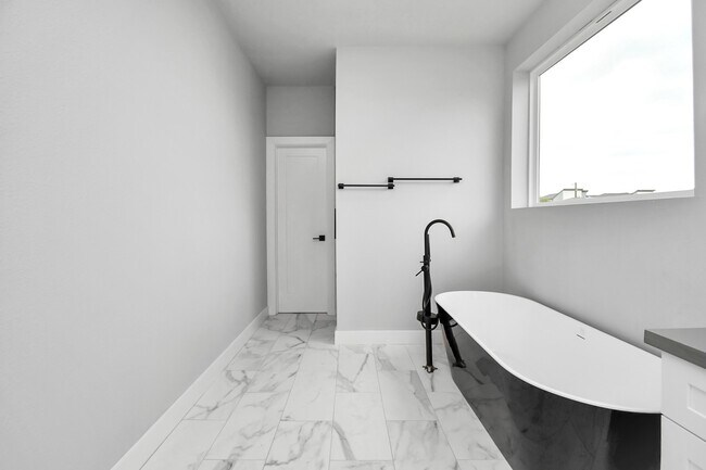 Foto del edificio - 6817 Peerless St