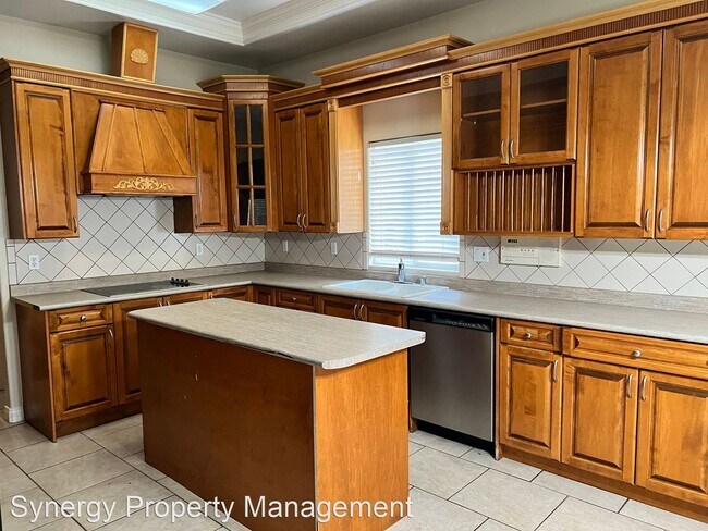 Building Photo - 7 br, 3 bath House - 3516 Rancho Sierra St.