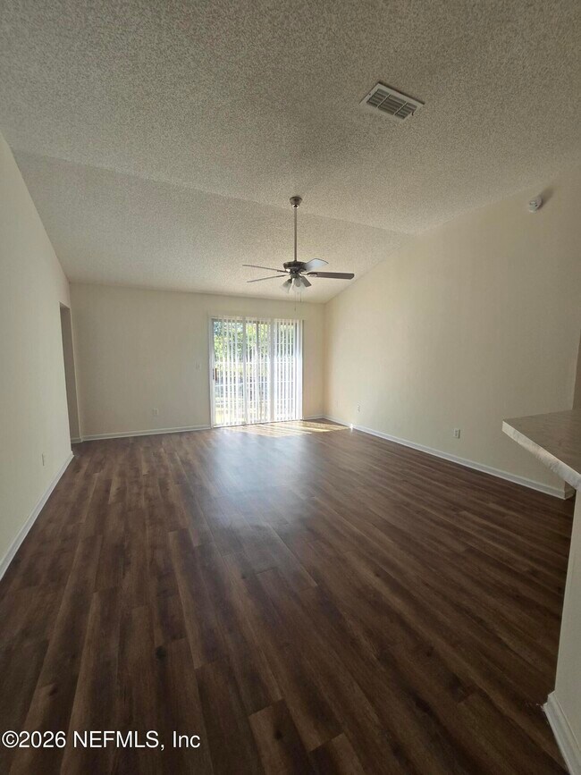 Foto del edificio - 7910 Georgia Jack Dr N