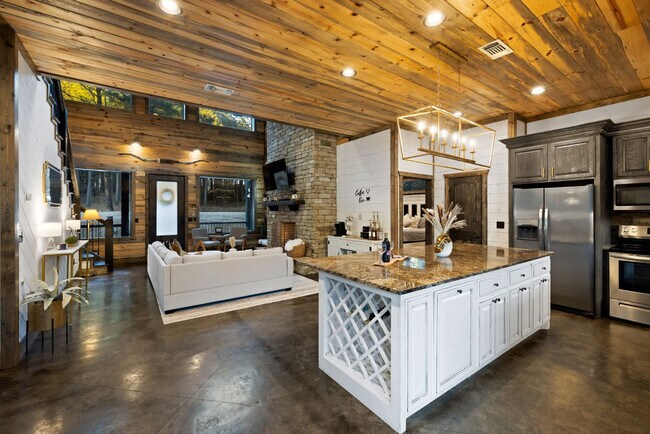 Foto del edificio - 222 Lost Creek Trl