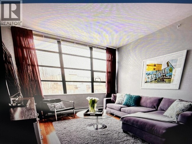 Building Photo - 2828 Yew St