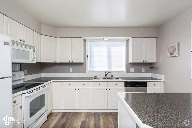 Building Photo - 156 michael CT