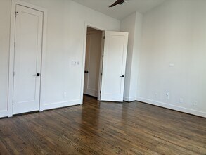 Building Photo - 1535 W 24th St