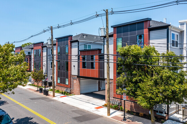 Building Photo - The 606
