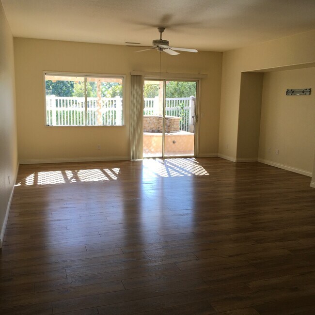 Building Photo - 43065 Avola Ct