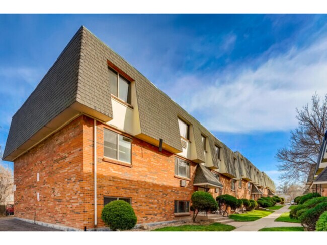 Foto del edificio - 3680 S Lowell Blvd