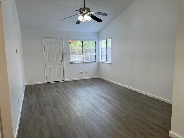 Building Photo - 1428 W Braker Ln