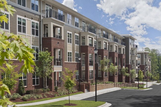 Con apartamentos de una y dos habitaciones en alquiler. - Marshall Park Apartments + Townhomes