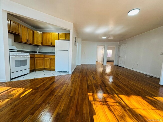 Foto del edificio - 53 W 192nd St