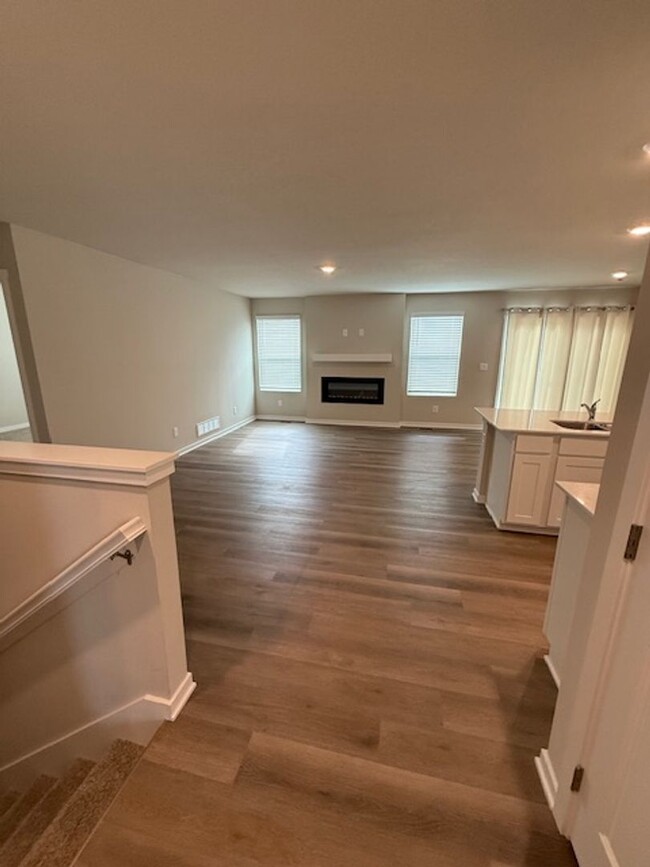 Foto del edificio - Bennington Ranch With 3 Car Garage & Finis...
