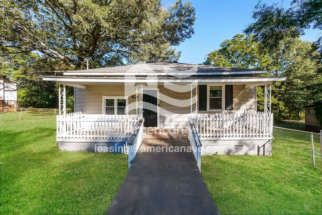 Primary Photo - 1411 Juniper St