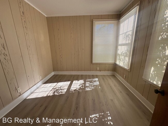 Building Photo - 3 br, 1 bath House - 643 11th St