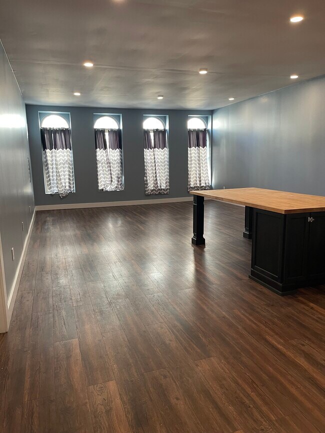 LIVING ROOM - 302 Adams St