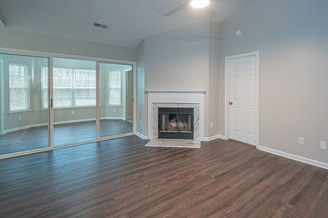 Foto del edificio - Updated 2 Bed, 2 Bath Condo in Charlotte