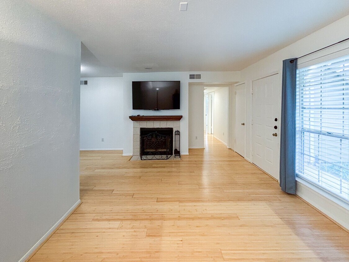 Foto principal - 1860 White Oak Dr